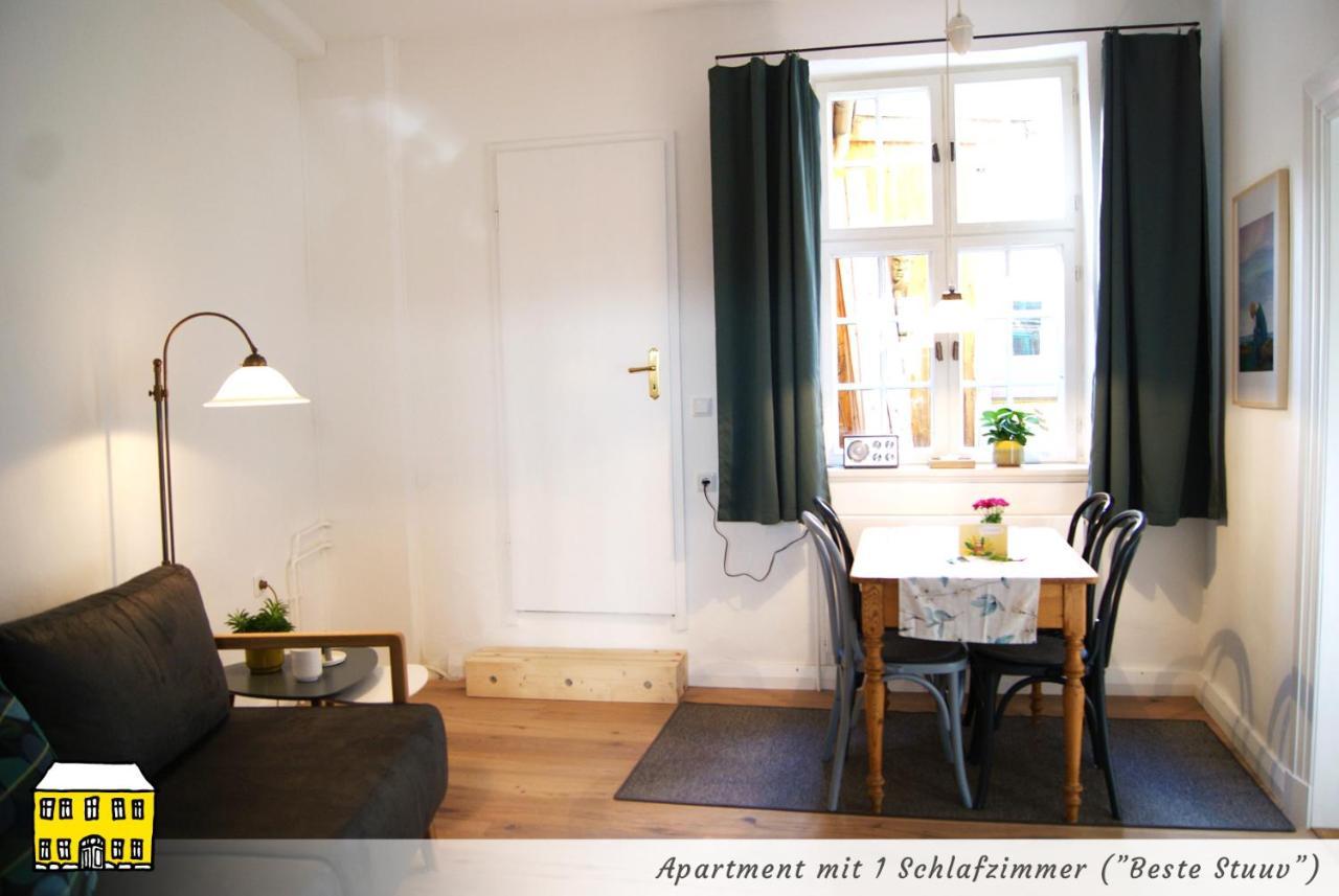 Das Gelbe Haus - Drei Besondere Ferienwohnungen Flensburg Exterior photo