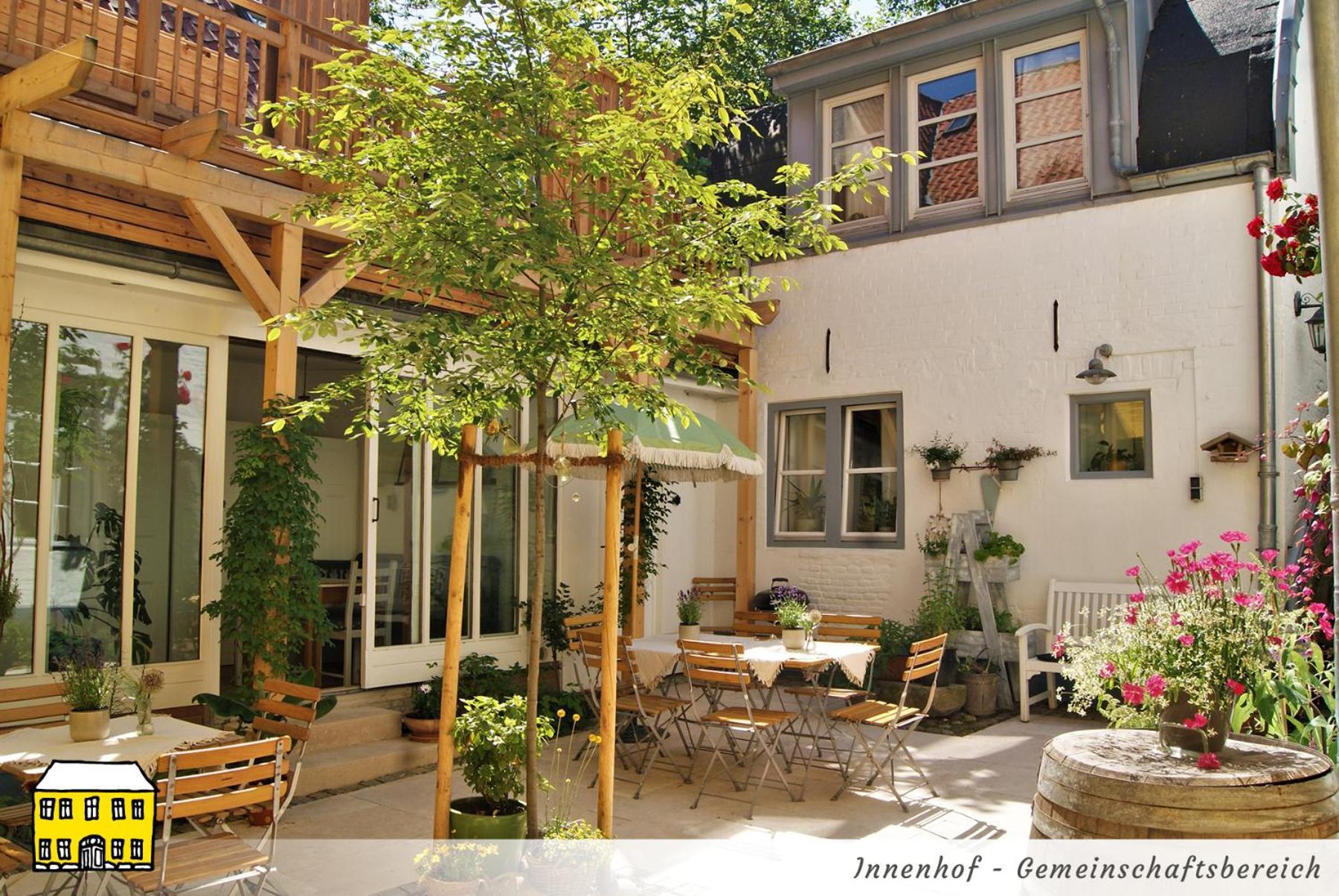 Das Gelbe Haus - Drei Besondere Ferienwohnungen Flensburg Exterior photo